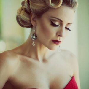 How To Recreate Victory Rolls: Guide For The Perfect 50s Victory Roll